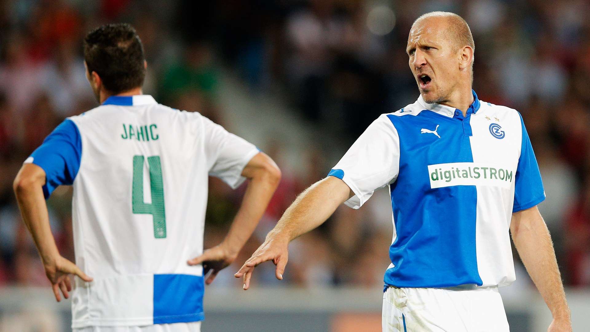 他们通过一 他们通过一